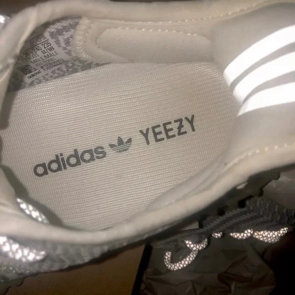 Adidas Yeezy Boost 350 V2